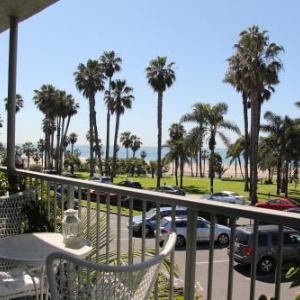 Hotels near Edgemar Center For The Arts - Bayside Hotel