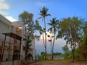 Home by the bridge, Kamphaeng Phet