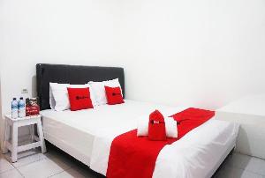 RedDoorz @ Jalan Tanjung Blitar, Blitar