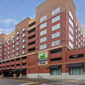 Holiday Inn Express & Suites Tacoma Downtown