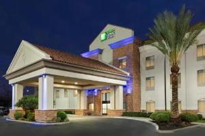 Holiday Inn Express Hotel & Suites Merced, Merced