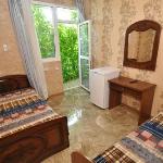 Guest House Yalos