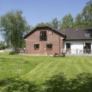 interconnecting doors 3terraced houses GardenBBQ