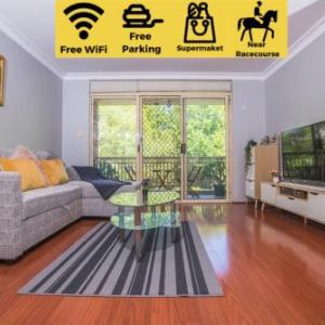 Rustic Hardwood 2 Bedroom Apartment in Randwick
