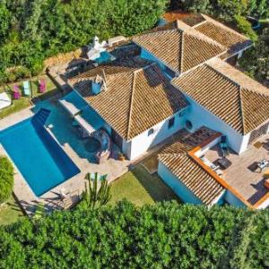 BIG VILLA 34121390 WITH 10 BEDROOMS EL ROSARIO MARBELLA PRIVATE POOL FOR HOLIDAY RENTALS