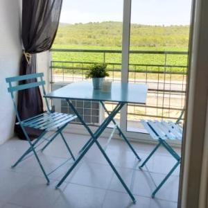 Apartment with one bedroom in Francas with wonderful mountain view 200 m from the beach