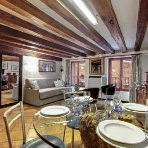Canal View Suite in Rialto by Wonderful Italy