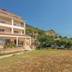 Amazing home in Kaki Thalassa Keratea w/ 3 Bedrooms