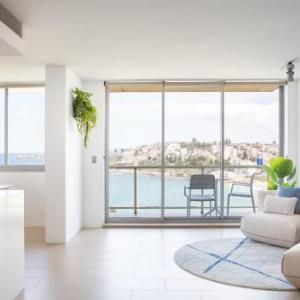 Coogee Beach Designer Penthouse with Parking