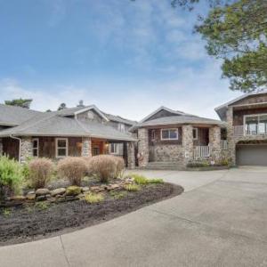 New Listing! Stone Cottage With Private Beach Path Home