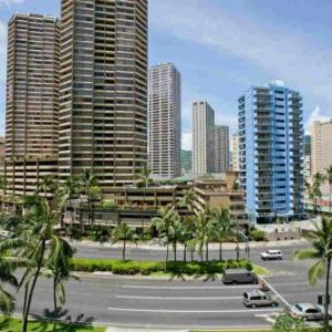 Fully Furnished Ilikai Tower 525 Condo With Free Wifi Near Best Waikiki Beaches!