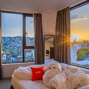 Glue Hotel