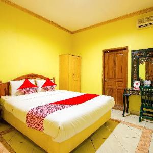 OYO 1770 Hotel Mawar Saron 2