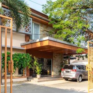 RedDoorz Plus Syariah near Java Supermall Semarang 2
