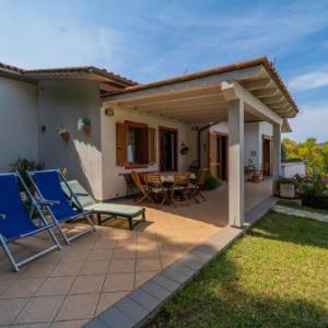 Apartment in villa 2 to 4 persons with large garden stella