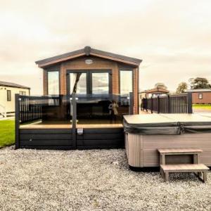 Chorus Lodge with Hot Tub 33 - Stewarts Resort