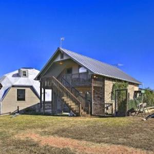 Cozy Cottage Close to Hill Country Vineyards!