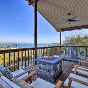 Canyon Lake Retreat with 2 Decks and Lake Views!