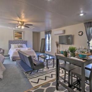 Cozy Getaway with Yard - 20 Mi to Dtwn Houston!