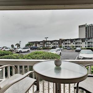 Schillo's by the Shore with Balcony Pool & Hot Tub condo