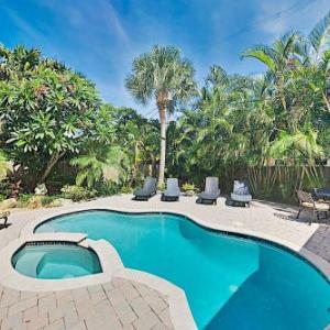 Steps to Beach! Heated Pool Spa & Chef's Kitchen home