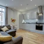 Ideal for contractors discounted longer stays Apartment Near Rail Station & Access to City Views