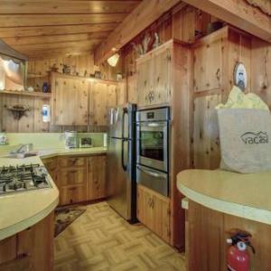 Serenity Cabin: 2 Bedrooms Close to Hiking Trails