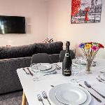 Modern and Comfortable Apartment - sleeps 4