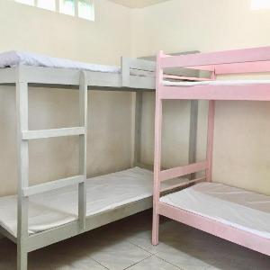 Floros Place Affordable Room 1 with Aircon