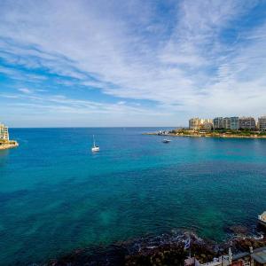 GetawaysMalta - Spinola Bay Apartment A