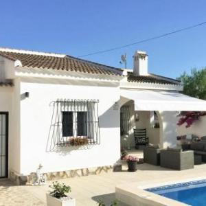 Amazing Home In El Chaparral With Wifi