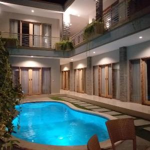 Rusty Seminyak