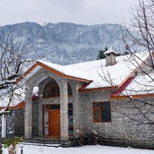 The ForestBound Cottage: Villa with an Epic View