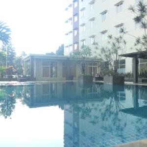 Economic Luxurious Studio Pinewood Apartment Jatinangor near JATOS By Travelio