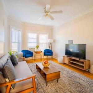 Stylish Comfy Lincoln Sq. 2BR Near Wrigley