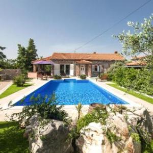 Awesome home in Dobrinj w/ Outdoor swimming pool Sauna and 5 Bedrooms