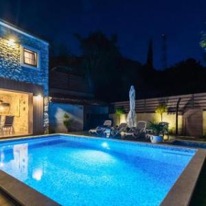 Nice home in Tribalj w/ Outdoor swimming pool and 3 Bedrooms
