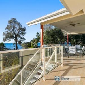 Beachfront Retreat Amazing 5 bedroom House