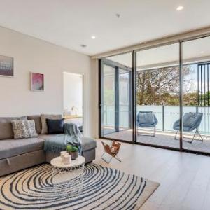 Modern 2BR Apartment 150m to ICC/Darling Harbour