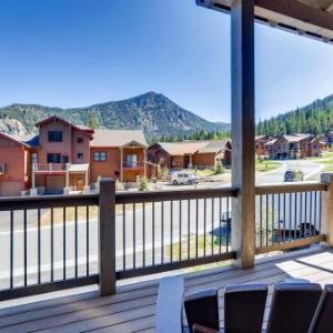 New Home withPool & Private Hot Tub Walk to Gondola townhouse