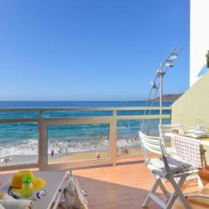 Beachfront Apartment Las Canteras LM52YY by VillaGranCanaria