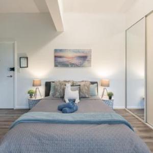 Spacious Studio 2mins to Station&Shopping Sleeps4 B