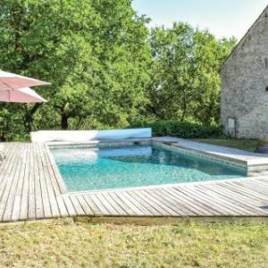 Nice home in Sembas w/ Outdoor swimming pool and 2 Bedrooms