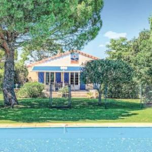 Nice home in Serignan w/ Outdoor swimming pool WiFi and 4 Bedrooms