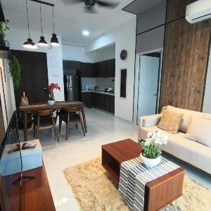 NOROS Homestay @ Residensi Troika