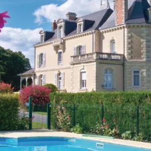 Nice home in Jarzé w/ WiFi Outdoor swimming pool and 3 Bedrooms