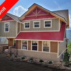Above It All Cabin with Luxury Amenities and Game Room