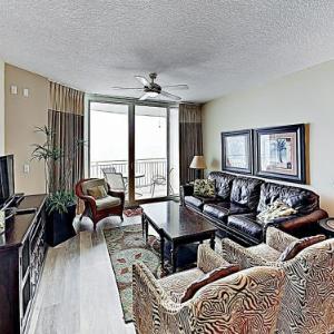 Oceanfront Getaway with Balcony & Luxe Amenities condo