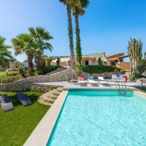 Plemmirio Villa Sleeps 8 Pool Air Con WiFi