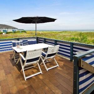 Skaerven Beachfront Apartment  D